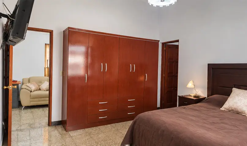 Dormitorio con TV